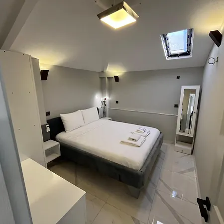 Center 2plus1 For 6 People - Citak Mansions アパート
