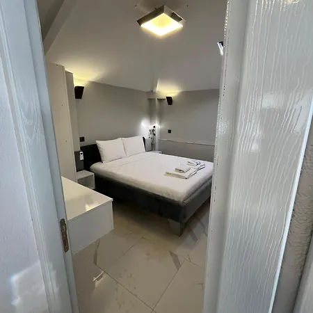 Center 2plus1 For 6 People - Citak Mansions アパート